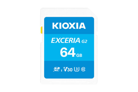 Carte micro-SD de 64 Go de stockage, modèle Exceria G2, de la marque Kioxia.